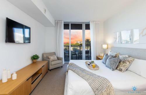 Modern Resort Pool Resort Modern Apartment 2 Br 2 Br Poo