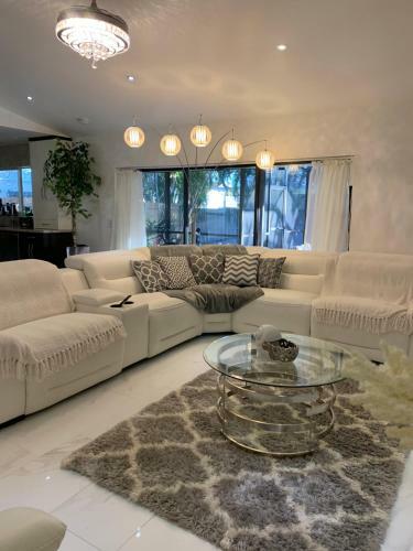 Luxurious House In West Palm Beach, Pool And Golf