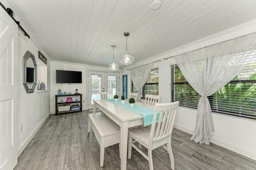 Barefoot Bungalow - 213 - 70th