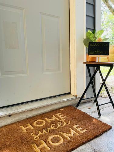 Adorable 1 Bedroom Guesthouse