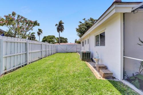 Just Listed! Newly Remodeled 3 2 Pool Home! Home