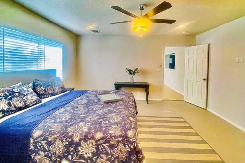 Spacious 4br/3ba. Approx. 5 Mins From Beach, Downtown, Airport, Etc!