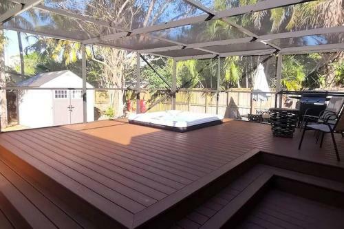 Stylish Modern Oasis With Hot Tub - Free Night