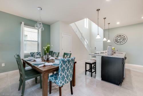 Private Pool Home W Spa, Game Room, Bbq & More