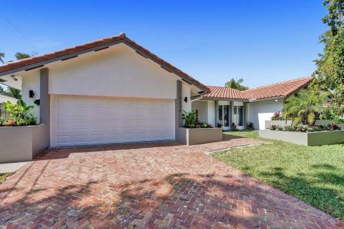 6br Tropical Oasis With Private Heated Pool & Gameroom