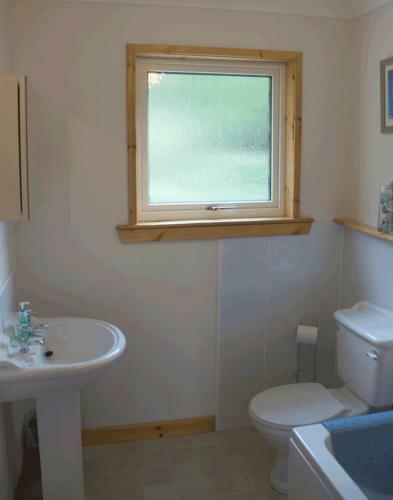 Lovely 3 Bedroom Bungalow Located In Drummore