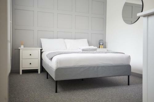 Stunning And Modern 5 Bedroom Opposite Eaton Park