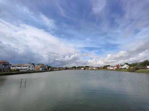 *new* Stunning Emsworth Harbour 3 Bedroom House