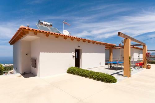 Villa Danae Red By Villa Plus