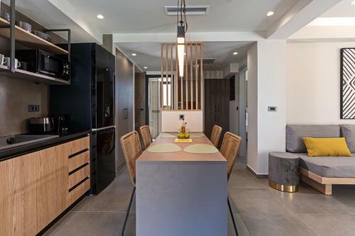 Villa Paligremnos Residences, A Beachside Retreat!