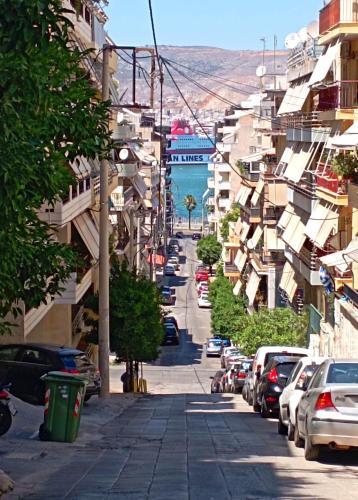 Cozy Apartment Close To The Port.