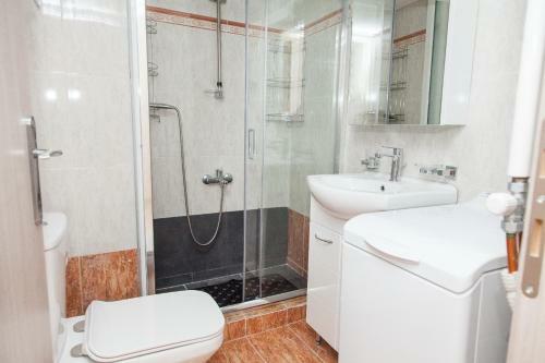 Great Apartment In Piraeus