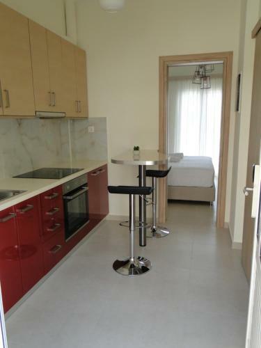 Chrysanthe's Apartments No2