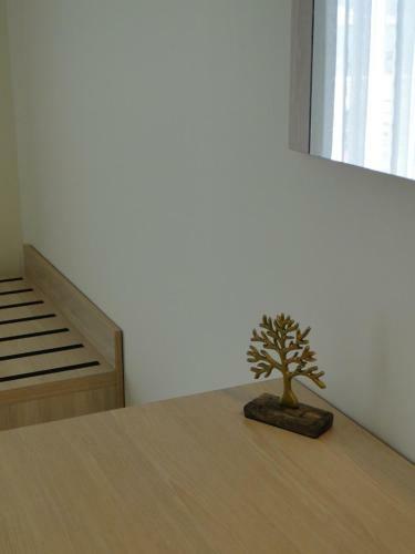 Chrysanthe's Apartments No2