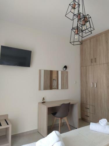 Chrysanthe's Apartments No2