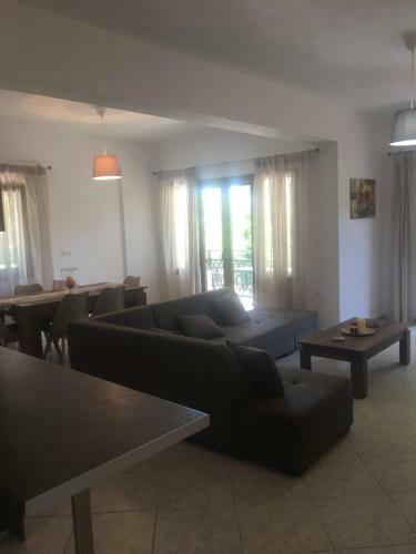 Alekos Rooms And Apartments