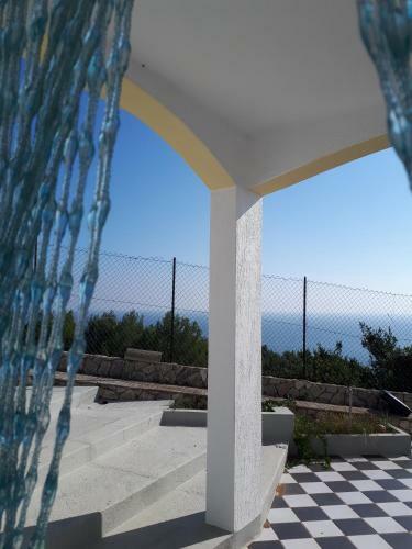 Villa Rosa Con Esclusiva Vista Sul Mare