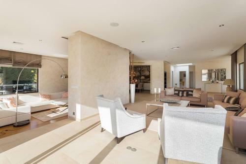 [luxury Villa] Cinema, Sauna, Pool And Billiards