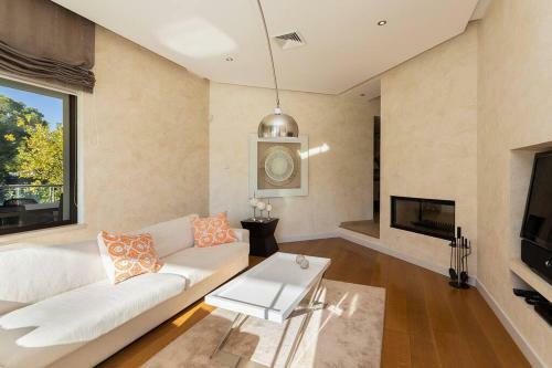 [luxury Villa] Cinema, Sauna, Pool And Billiards