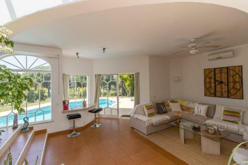 Villa With Pool And Golf View