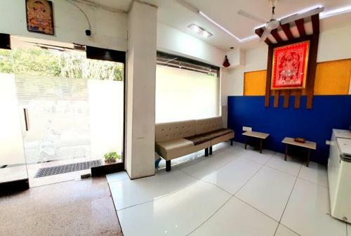 Oyo 89600 Hotel Ravi Palace Rajkot