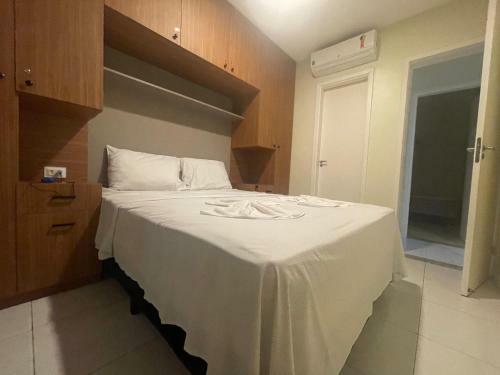 Apartamento Muro Alto Condom�nio Clube