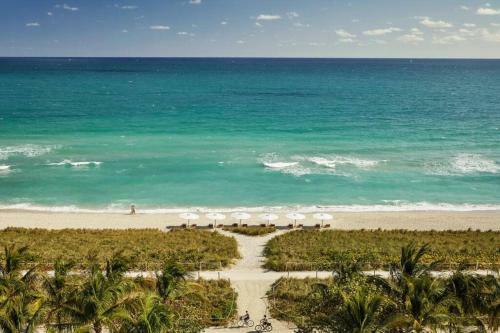 Beach House Bungalow With Pool North Miami Beach
