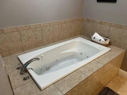 Rent Luxe 5 Star Villa 4 Bedroom Pool/bbq/