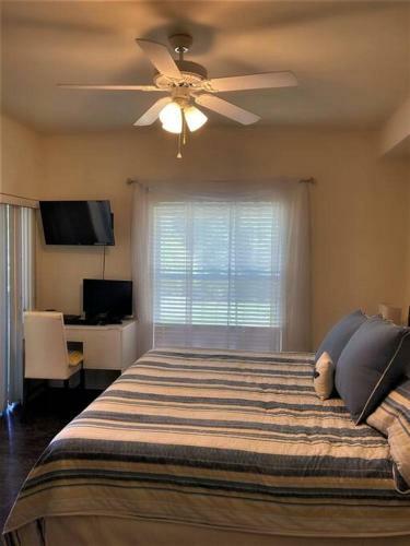 Apartamento Beautiful Pool View Condo