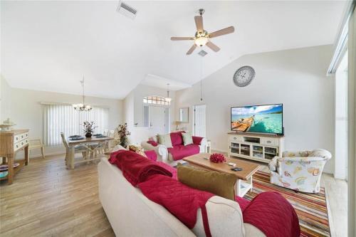 Bella Vista - Private Villa With Heated Pool - Sleeps 6