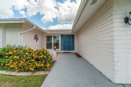 Florida Oasis - Private Dog Friendly Villa With Solar Pool - Sleeps 6
