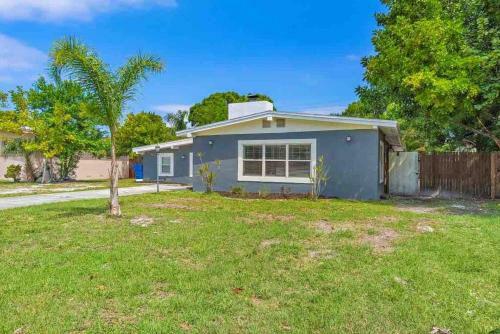 Family Friendly W/pool. 5 Miles To Madeira Beach