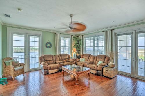 Apartamento Cheerful Condo With Community Pool And Boat Dock!
