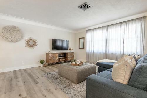 Renovated Seminole Salt Water Pool Home