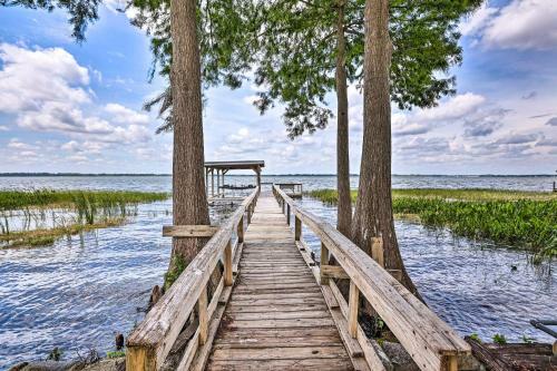 Lakefront Tavares Home With Sunroom And Boat Dock