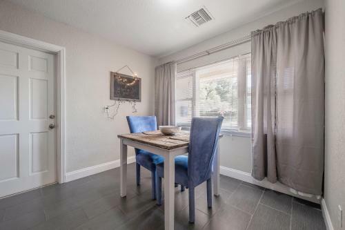 Large Home In St Pete 15 Minutes To Beach