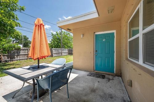 Large Home In St Pete 15 Minutes To Beach