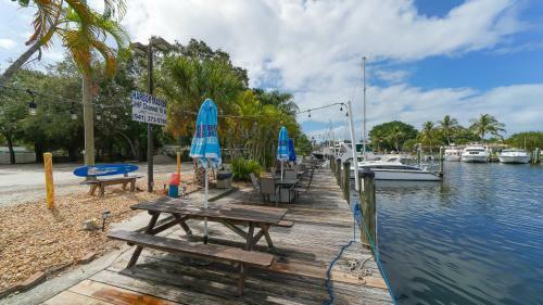 Apartamento Ramada 614 - All-new, Huge Pool, Tiki Bar!