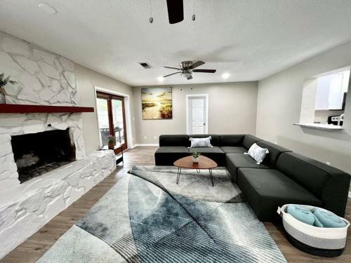 Sarasota Contemporary 4 Bedroom Home With Pool