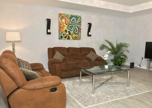 Villa West Palm Beach, Florida Trendy And Spacious Home