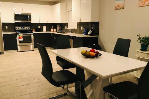 Villa West Palm Beach, Florida Trendy And Spacious Home