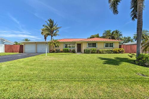 West Palm Beach Waterfront Oasis With Hot Tub!