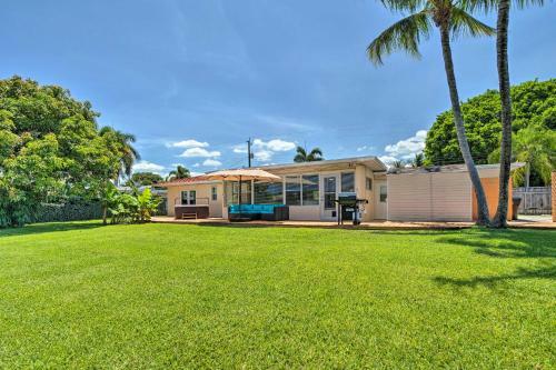 West Palm Beach Waterfront Oasis With Hot Tub!