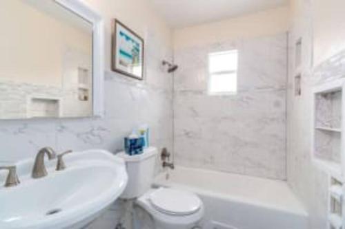 Beautiful Completed Remodeled Home Near Downtown