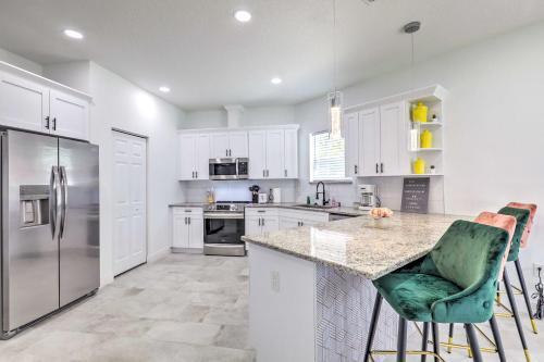 Chic And Bright Tampa Home About 5 Mi To Downtown!