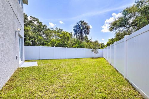 Chic And Bright Tampa Home About 5 Mi To Downtown!