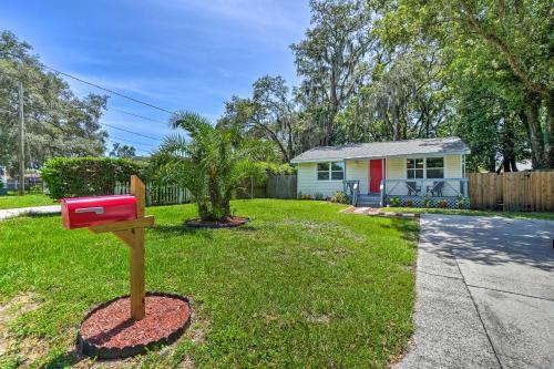 Central Tampa Home About 2 Mi To Busch Gardens!