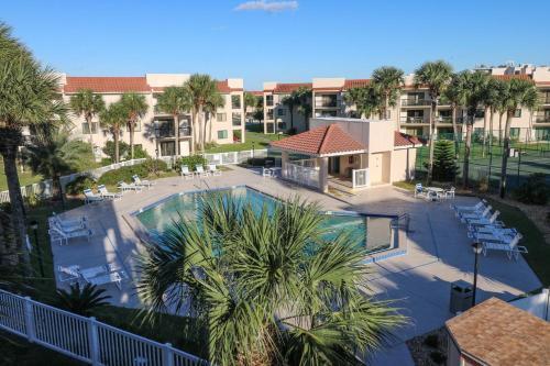 Ocean Village Club F33