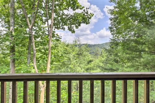 Woodsy Blue Ridge Cabin With Screened Porch!