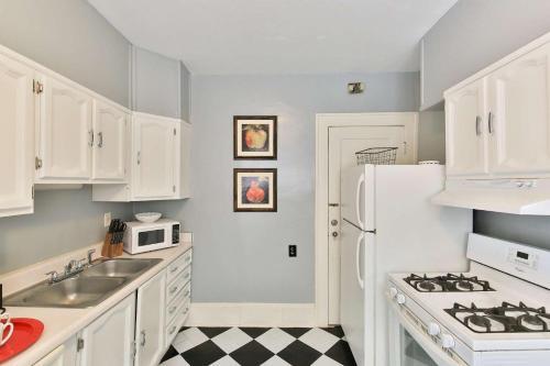 1266 Monroe Drive 1